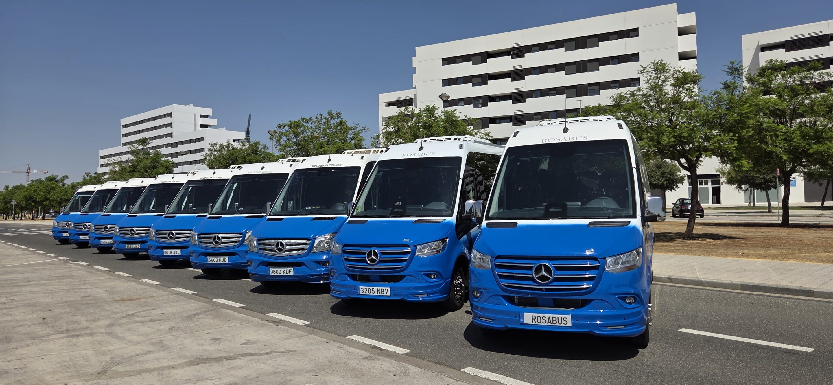 contacto. Nuestras microbuses de alquiler
